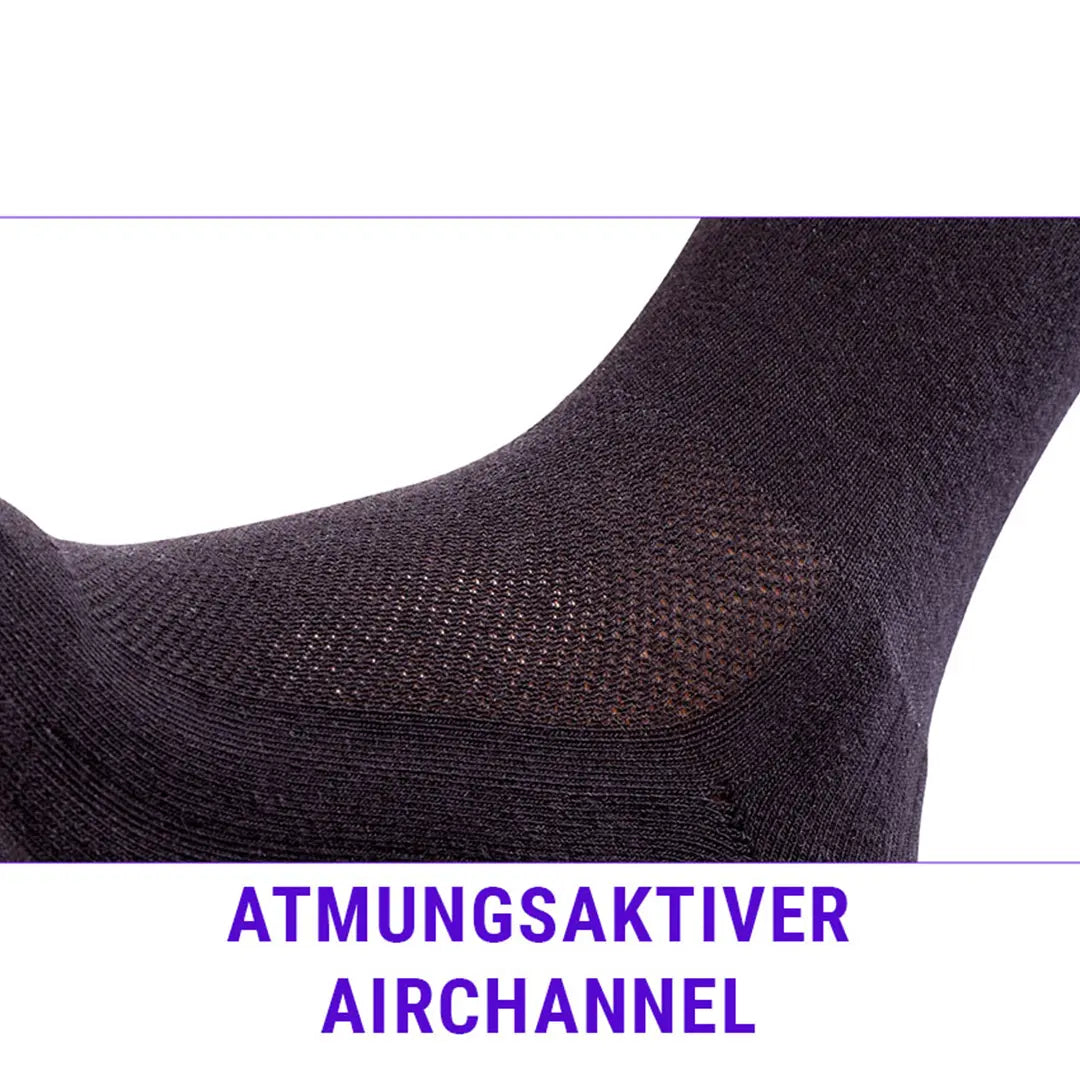 Nahaufnahme der AirChannel-Struktur der FußGut Kniestrümpfe – verbesserte Luftzirkulation für trockene Füße.